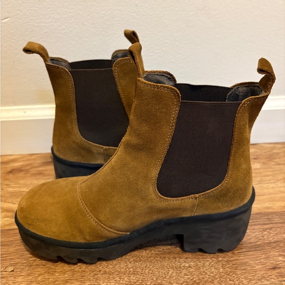 Fly London Tan Suede Chunky Heeled Chelsea Boots - Picture 5 of 11